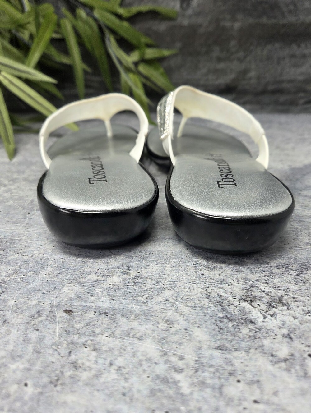Toscanella Silver Metallic Jeweled Thong Sandals Flip Flops Size 7 - Picture 5 of 8